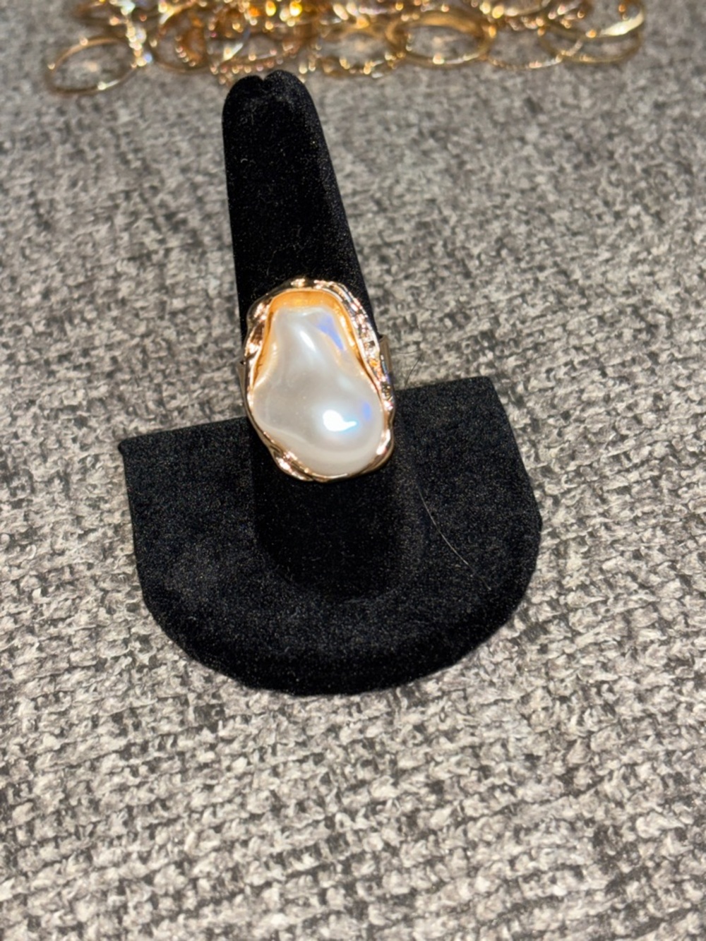 Gold Pearl Statement Ring - White Pearl Accent size 8